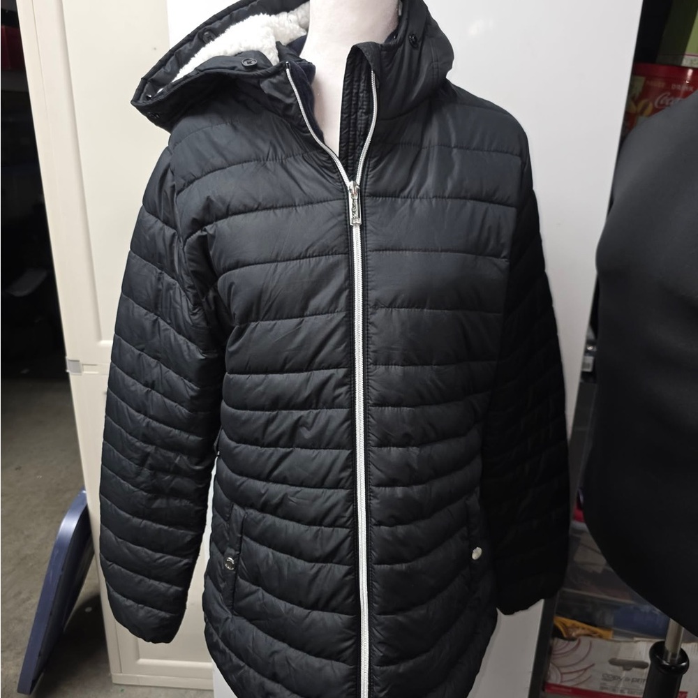 hollister puffer jacket women’s size medium